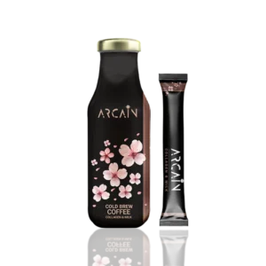 قهوه دم کرده سرد + کرم کلاژن فندق